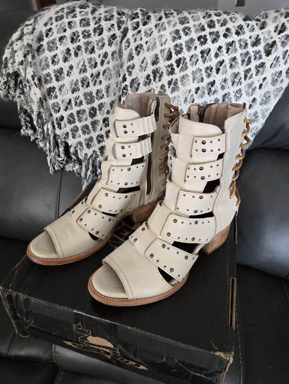 Freebird Ghost Cream Leather Gladiator Sandals 9